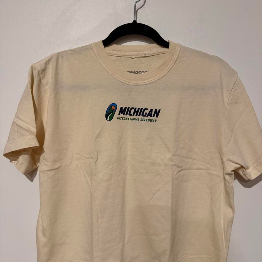 NASCAR Michigan International Speedway Women Cropped Tee Cream Logo M NEW